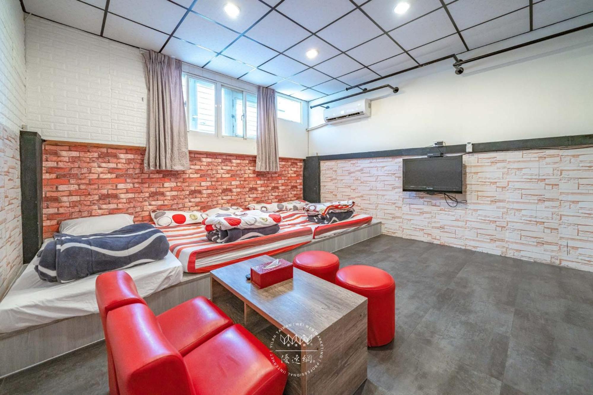 羅東夜市 工業loft旅宿 Loft House Luodong Dış mekan fotoğraf