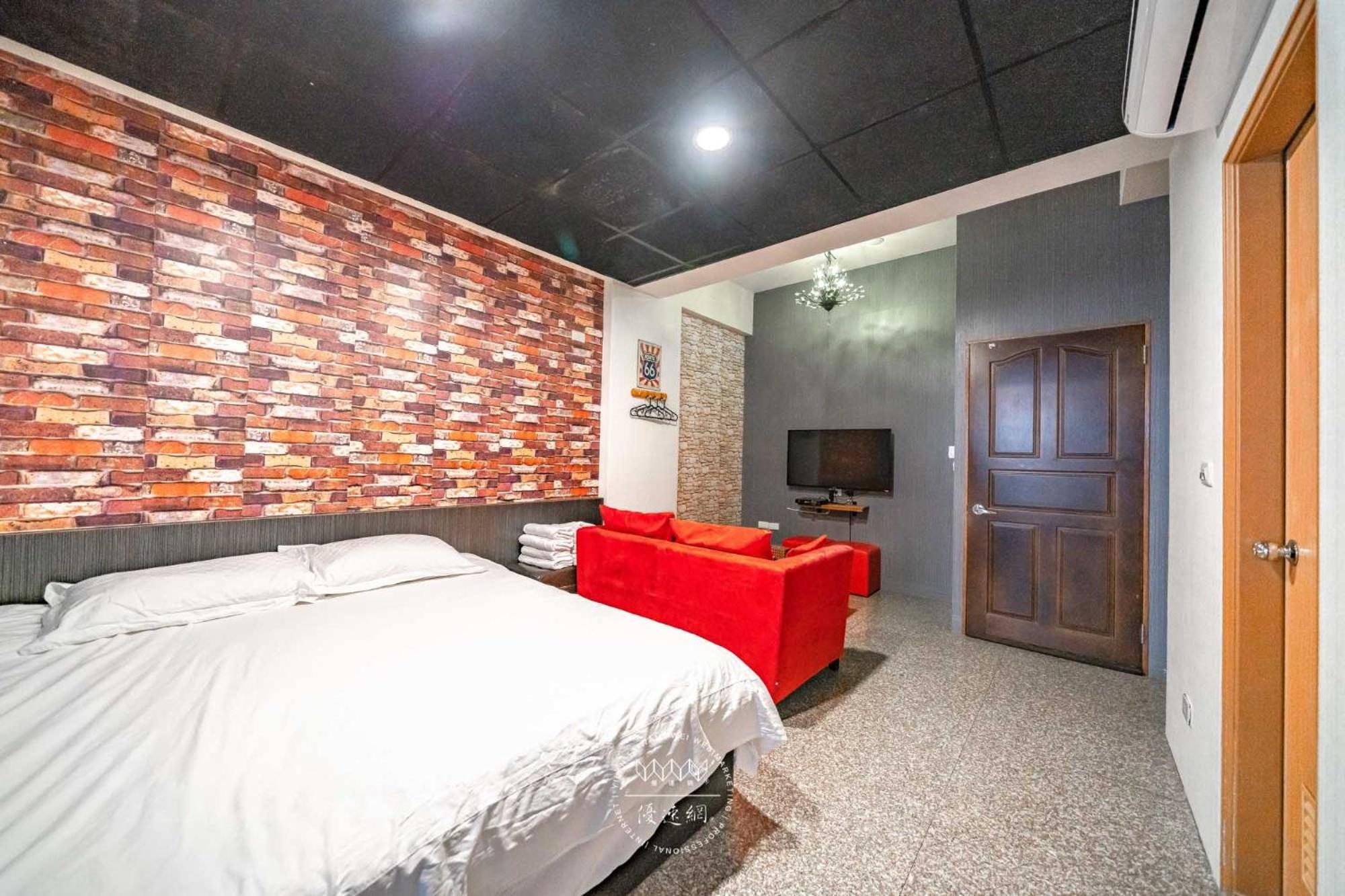 羅東夜市 工業loft旅宿 Loft House Luodong Dış mekan fotoğraf